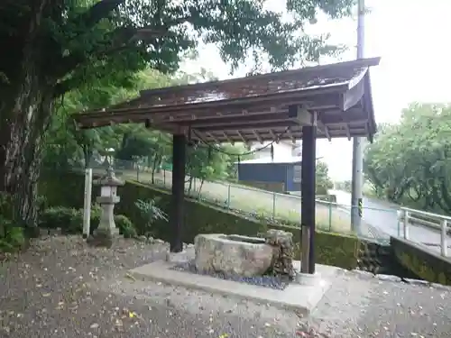 六所神社の手水