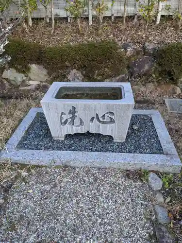 富士椿神社の手水舎