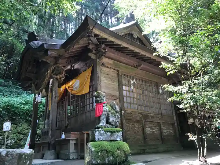 金持神社の本殿・本堂