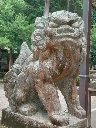 いそ部神社の狛犬