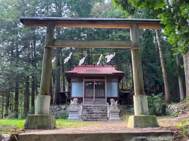 羽黒三田神社の鳥居