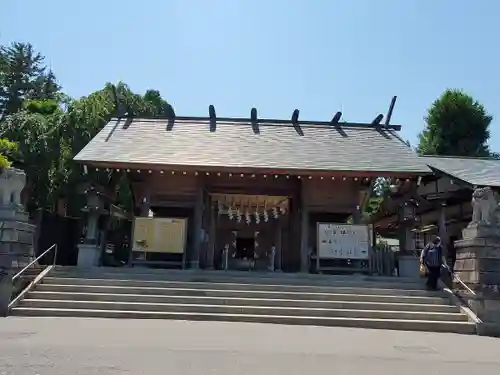 開成山大神宮の山門