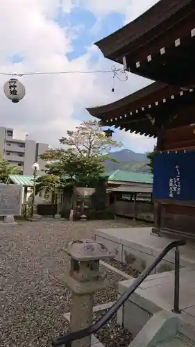 岡田神社の景色