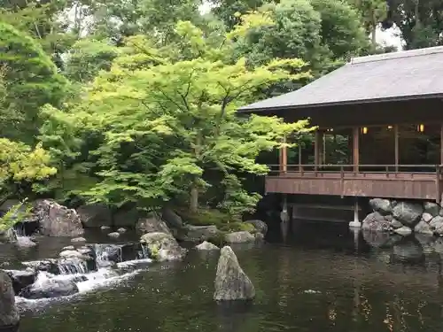 寒川神社の庭園