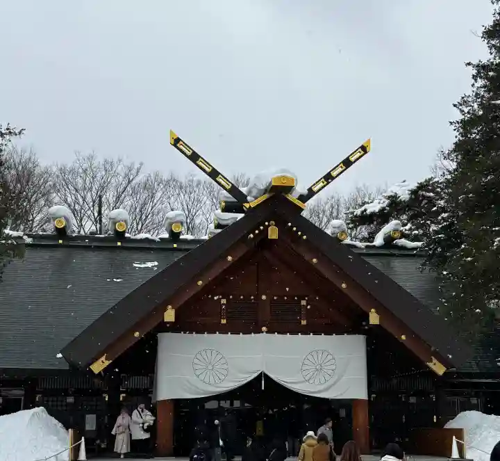 北海道神宮の{uncategorized: "未分類", other: "その他", undefined: "問題あり", building: "その他建物", grave: "お墓", sacred_gate: "鳥居", guardian: "狛犬", statue: "像", buddha: "仏像", history: "歴史", nature: "自然", garden: "庭園", animal: "動物", pagoda: "塔", temizu: "手水舎", mountain_gate: "山門・神門", sanctuary: "本殿・本堂", subordinate: "末社・摂社", art: "芸術", scenery: "景色", jizo: "地蔵", ema: "絵馬", goshuin: "御朱印", omikuji: "おみくじ", items: "授与品その他", amulet: "お守り", goshuincho: "御朱印帳", eats: "食事", festival: "お祭り", votive_dance: "神楽", shichigosan: "七五三参", wedding: "結婚式", experience: "体験その他", initially: "初詣", around: "周辺", anti_infection: "感染症対策"}