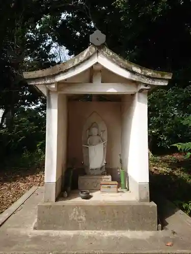 祠（地蔵）の仏像