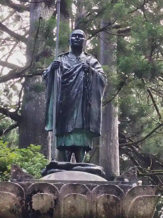 高野山金剛峯寺奥の院(和歌山県)