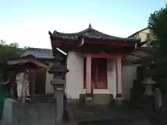 稲荷神社の本殿