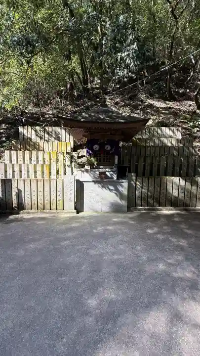 大本山七宝瀧寺の{uncategorized: "未分類", other: "その他", undefined: "問題あり", building: "その他建物", grave: "お墓", sacred_gate: "鳥居", guardian: "狛犬", statue: "像", buddha: "仏像", history: "歴史", nature: "自然", garden: "庭園", animal: "動物", pagoda: "塔", temizu: "手水舎", mountain_gate: "山門・神門", sanctuary: "本殿・本堂", subordinate: "末社・摂社", art: "芸術", scenery: "景色", jizo: "地蔵", ema: "絵馬", goshuin: "御朱印", omikuji: "おみくじ", items: "授与品その他", amulet: "お守り", goshuincho: "御朱印帳", eats: "食事", festival: "お祭り", votive_dance: "神楽", shichigosan: "七五三参", wedding: "結婚式", experience: "体験その他", initially: "初詣", around: "周辺", anti_infection: "感染症対策"}