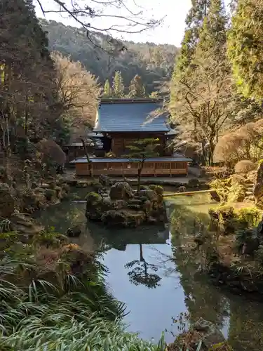 内々神社の庭園