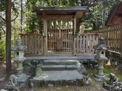松尾神社の{uncategorized: "未分類", other: "その他", undefined: "問題あり", building: "その他建物", grave: "お墓", sacred_gate: "鳥居", guardian: "狛犬", statue: "像", buddha: "仏像", history: "歴史", nature: "自然", garden: "庭園", animal: "動物", pagoda: "塔", temizu: "手水舎", mountain_gate: "山門・神門", sanctuary: "本殿・本堂", subordinate: "末社・摂社", art: "芸術", scenery: "景色", jizo: "地蔵", ema: "絵馬", goshuin: "御朱印", omikuji: "おみくじ", items: "授与品その他", amulet: "お守り", goshuincho: "御朱印帳", eats: "食事", festival: "お祭り", votive_dance: "神楽", shichigosan: "七五三参", wedding: "結婚式", experience: "体験その他", initially: "初詣", around: "周辺", anti_infection: "感染症対策"}