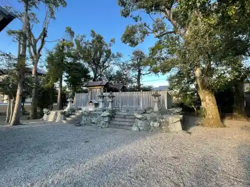 馬瀬神社の{uncategorized: "未分類", other: "その他", undefined: "問題あり", building: "その他建物", grave: "お墓", sacred_gate: "鳥居", guardian: "狛犬", statue: "像", buddha: "仏像", history: "歴史", nature: "自然", garden: "庭園", animal: "動物", pagoda: "塔", temizu: "手水舎", mountain_gate: "山門・神門", sanctuary: "本殿・本堂", subordinate: "末社・摂社", art: "芸術", scenery: "景色", jizo: "地蔵", ema: "絵馬", goshuin: "御朱印", omikuji: "おみくじ", items: "授与品その他", amulet: "お守り", goshuincho: "御朱印帳", eats: "食事", festival: "お祭り", votive_dance: "神楽", shichigosan: "七五三参", wedding: "結婚式", experience: "体験その他", initially: "初詣", around: "周辺", anti_infection: "感染症対策"}