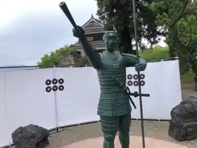 眞田神社の{uncategorized: "未分類", other: "その他", undefined: "問題あり", building: "その他建物", grave: "お墓", sacred_gate: "鳥居", guardian: "狛犬", statue: "像", buddha: "仏像", history: "歴史", nature: "自然", garden: "庭園", animal: "動物", pagoda: "塔", temizu: "手水舎", mountain_gate: "山門・神門", sanctuary: "本殿・本堂", subordinate: "末社・摂社", art: "芸術", scenery: "景色", jizo: "地蔵", ema: "絵馬", goshuin: "御朱印", omikuji: "おみくじ", items: "授与品その他", amulet: "お守り", goshuincho: "御朱印帳", eats: "食事", festival: "お祭り", votive_dance: "神楽", shichigosan: "七五三参", wedding: "結婚式", experience: "体験その他", initially: "初詣", around: "周辺", anti_infection: "感染症対策"}