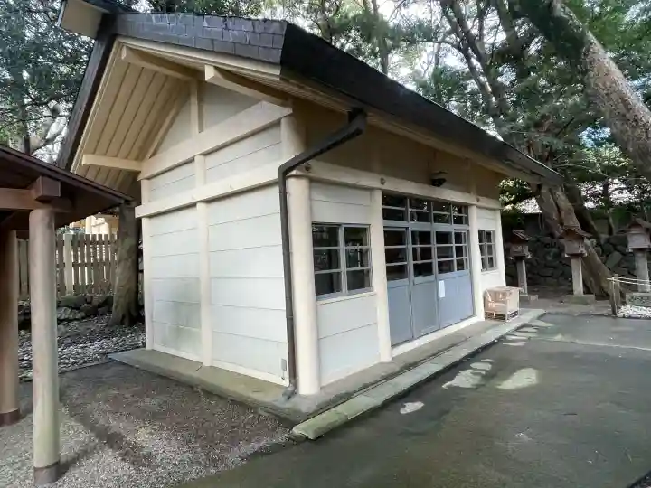日保見山八幡宮の{uncategorized: "未分類", other: "その他", undefined: "問題あり", building: "その他建物", grave: "お墓", sacred_gate: "鳥居", guardian: "狛犬", statue: "像", buddha: "仏像", history: "歴史", nature: "自然", garden: "庭園", animal: "動物", pagoda: "塔", temizu: "手水舎", mountain_gate: "山門・神門", sanctuary: "本殿・本堂", subordinate: "末社・摂社", art: "芸術", scenery: "景色", jizo: "地蔵", ema: "絵馬", goshuin: "御朱印", omikuji: "おみくじ", items: "授与品その他", amulet: "お守り", goshuincho: "御朱印帳", eats: "食事", festival: "お祭り", votive_dance: "神楽", shichigosan: "七五三参", wedding: "結婚式", experience: "体験その他", initially: "初詣", around: "周辺", anti_infection: "感染症対策"}
