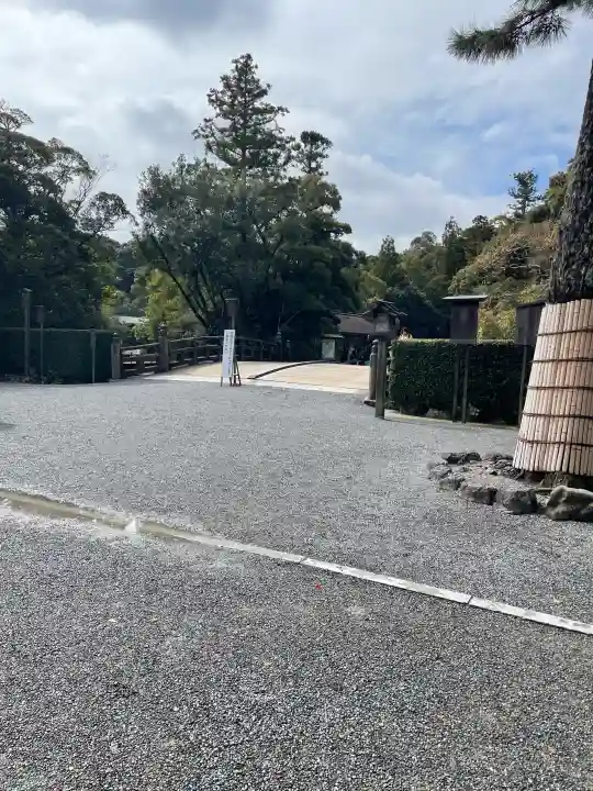 伊勢神宮外宮(豊受大神宮)の{uncategorized: "未分類", other: "その他", undefined: "問題あり", building: "その他建物", grave: "お墓", sacred_gate: "鳥居", guardian: "狛犬", statue: "像", buddha: "仏像", history: "歴史", nature: "自然", garden: "庭園", animal: "動物", pagoda: "塔", temizu: "手水舎", mountain_gate: "山門・神門", sanctuary: "本殿・本堂", subordinate: "末社・摂社", art: "芸術", scenery: "景色", jizo: "地蔵", ema: "絵馬", goshuin: "御朱印", omikuji: "おみくじ", items: "授与品その他", amulet: "お守り", goshuincho: "御朱印帳", eats: "食事", festival: "お祭り", votive_dance: "神楽", shichigosan: "七五三参", wedding: "結婚式", experience: "体験その他", initially: "初詣", around: "周辺", anti_infection: "感染症対策"}