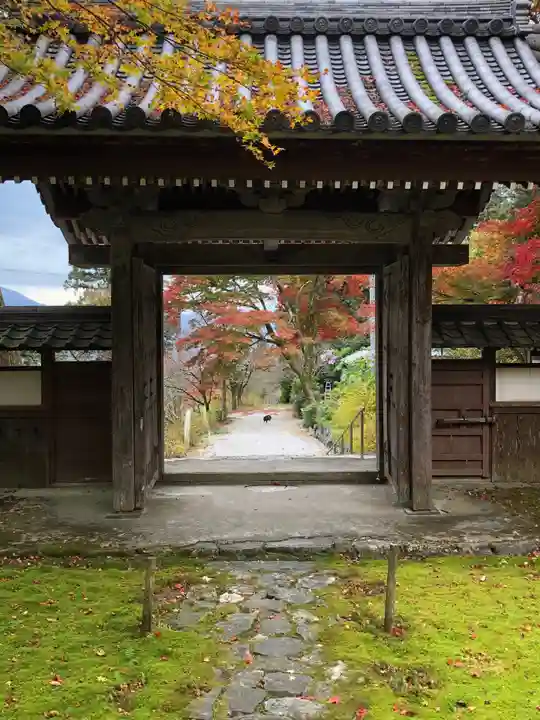 悉地院の山門・神門