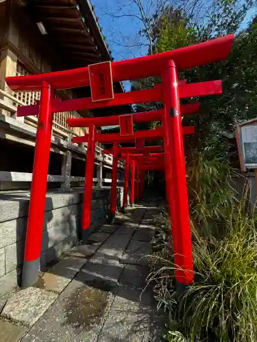 白笹稲荷神社の{uncategorized: "未分類", other: "その他", undefined: "問題あり", building: "その他建物", grave: "お墓", sacred_gate: "鳥居", guardian: "狛犬", statue: "像", buddha: "仏像", history: "歴史", nature: "自然", garden: "庭園", animal: "動物", pagoda: "塔", temizu: "手水舎", mountain_gate: "山門・神門", sanctuary: "本殿・本堂", subordinate: "末社・摂社", art: "芸術", scenery: "景色", jizo: "地蔵", ema: "絵馬", goshuin: "御朱印", omikuji: "おみくじ", items: "授与品その他", amulet: "お守り", goshuincho: "御朱印帳", eats: "食事", festival: "お祭り", votive_dance: "神楽", shichigosan: "七五三参", wedding: "結婚式", experience: "体験その他", initially: "初詣", around: "周辺", anti_infection: "感染症対策"}