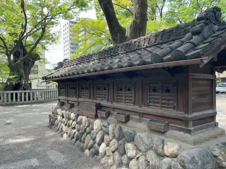 高城神社の{uncategorized: "未分類", other: "その他", undefined: "問題あり", building: "その他建物", grave: "お墓", sacred_gate: "鳥居", guardian: "狛犬", statue: "像", buddha: "仏像", history: "歴史", nature: "自然", garden: "庭園", animal: "動物", pagoda: "塔", temizu: "手水舎", mountain_gate: "山門・神門", sanctuary: "本殿・本堂", subordinate: "末社・摂社", art: "芸術", scenery: "景色", jizo: "地蔵", ema: "絵馬", goshuin: "御朱印", omikuji: "おみくじ", items: "授与品その他", amulet: "お守り", goshuincho: "御朱印帳", eats: "食事", festival: "お祭り", votive_dance: "神楽", shichigosan: "七五三参", wedding: "結婚式", experience: "体験その他", initially: "初詣", around: "周辺", anti_infection: "感染症対策"}