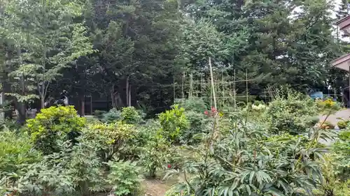 比布神社の庭園