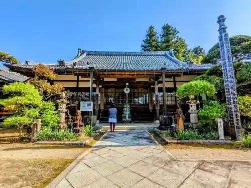 萬嶽寺の本殿・本堂