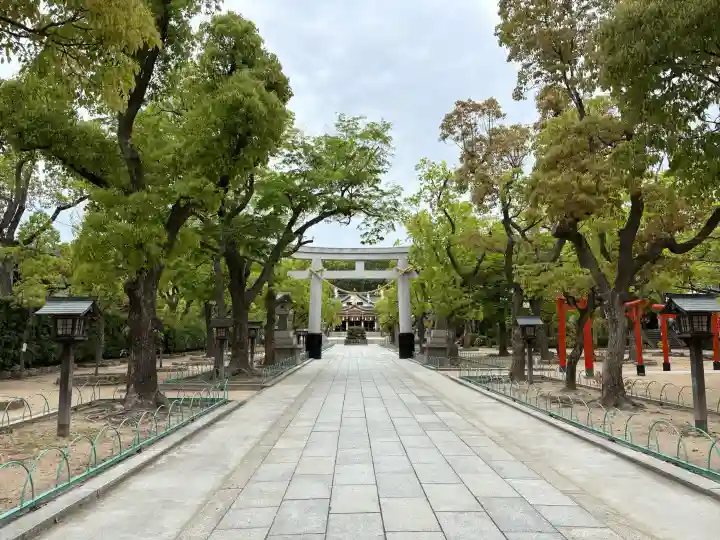 湊川神社の{uncategorized: "未分類", other: "その他", undefined: "問題あり", building: "その他建物", grave: "お墓", sacred_gate: "鳥居", guardian: "狛犬", statue: "像", buddha: "仏像", history: "歴史", nature: "自然", garden: "庭園", animal: "動物", pagoda: "塔", temizu: "手水舎", mountain_gate: "山門・神門", sanctuary: "本殿・本堂", subordinate: "末社・摂社", art: "芸術", scenery: "景色", jizo: "地蔵", ema: "絵馬", goshuin: "御朱印", omikuji: "おみくじ", items: "授与品その他", amulet: "お守り", goshuincho: "御朱印帳", eats: "食事", festival: "お祭り", votive_dance: "神楽", shichigosan: "七五三参", wedding: "結婚式", experience: "体験その他", initially: "初詣", around: "周辺", anti_infection: "感染症対策"}