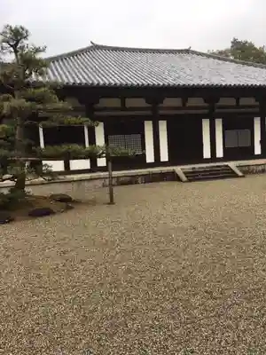 秋篠寺の本殿・本堂