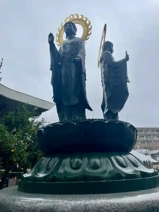 大龍寺の{uncategorized: "未分類", other: "その他", undefined: "問題あり", building: "その他建物", grave: "お墓", sacred_gate: "鳥居", guardian: "狛犬", statue: "像", buddha: "仏像", history: "歴史", nature: "自然", garden: "庭園", animal: "動物", pagoda: "塔", temizu: "手水舎", mountain_gate: "山門・神門", sanctuary: "本殿・本堂", subordinate: "末社・摂社", art: "芸術", scenery: "景色", jizo: "地蔵", ema: "絵馬", goshuin: "御朱印", omikuji: "おみくじ", items: "授与品その他", amulet: "お守り", goshuincho: "御朱印帳", eats: "食事", festival: "お祭り", votive_dance: "神楽", shichigosan: "七五三参", wedding: "結婚式", experience: "体験その他", initially: "初詣", around: "周辺", anti_infection: "感染症対策"}