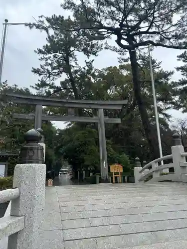 寒川神社の{uncategorized: "未分類", other: "その他", undefined: "問題あり", building: "その他建物", grave: "お墓", sacred_gate: "鳥居", guardian: "狛犬", statue: "像", buddha: "仏像", history: "歴史", nature: "自然", garden: "庭園", animal: "動物", pagoda: "塔", temizu: "手水舎", mountain_gate: "山門・神門", sanctuary: "本殿・本堂", subordinate: "末社・摂社", art: "芸術", scenery: "景色", jizo: "地蔵", ema: "絵馬", goshuin: "御朱印", omikuji: "おみくじ", items: "授与品その他", amulet: "お守り", goshuincho: "御朱印帳", eats: "食事", festival: "お祭り", votive_dance: "神楽", shichigosan: "七五三参", wedding: "結婚式", experience: "体験その他", initially: "初詣", around: "周辺", anti_infection: "感染症対策"}