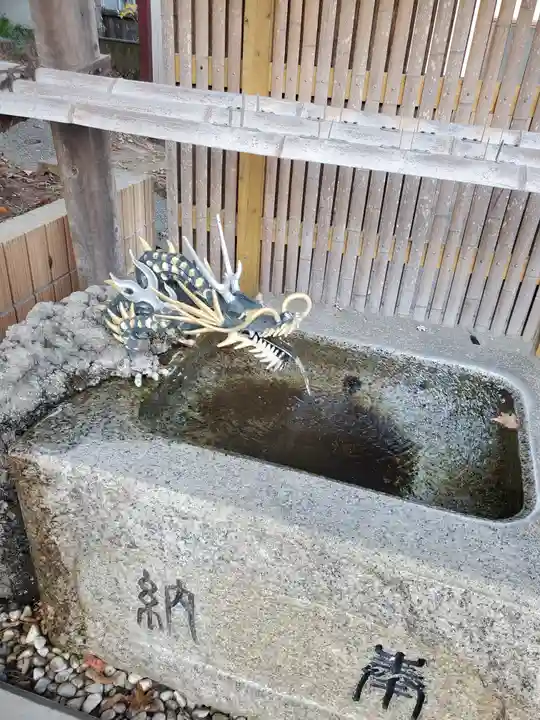 塔明山観音寺の手水舎