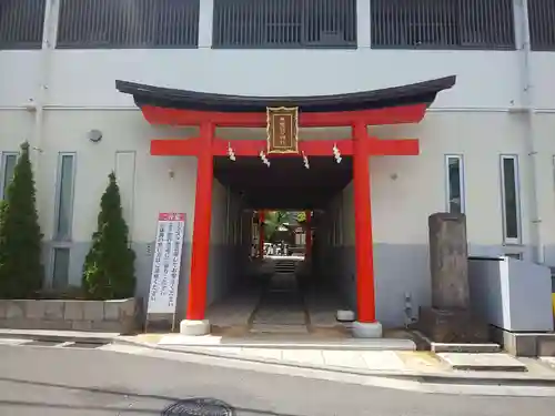 馬橋稲荷神社の鳥居