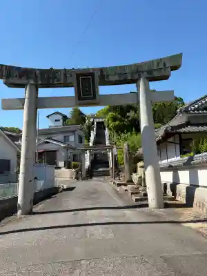 法成寺八幡神社の{uncategorized: "未分類", other: "その他", undefined: "問題あり", building: "その他建物", grave: "お墓", sacred_gate: "鳥居", guardian: "狛犬", statue: "像", buddha: "仏像", history: "歴史", nature: "自然", garden: "庭園", animal: "動物", pagoda: "塔", temizu: "手水舎", mountain_gate: "山門・神門", sanctuary: "本殿・本堂", subordinate: "末社・摂社", art: "芸術", scenery: "景色", jizo: "地蔵", ema: "絵馬", goshuin: "御朱印", omikuji: "おみくじ", items: "授与品その他", amulet: "お守り", goshuincho: "御朱印帳", eats: "食事", festival: "お祭り", votive_dance: "神楽", shichigosan: "七五三参", wedding: "結婚式", experience: "体験その他", initially: "初詣", around: "周辺", anti_infection: "感染症対策"}