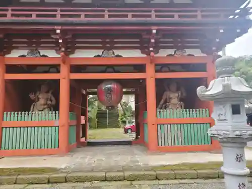 岩舟山高勝寺の山門・神門