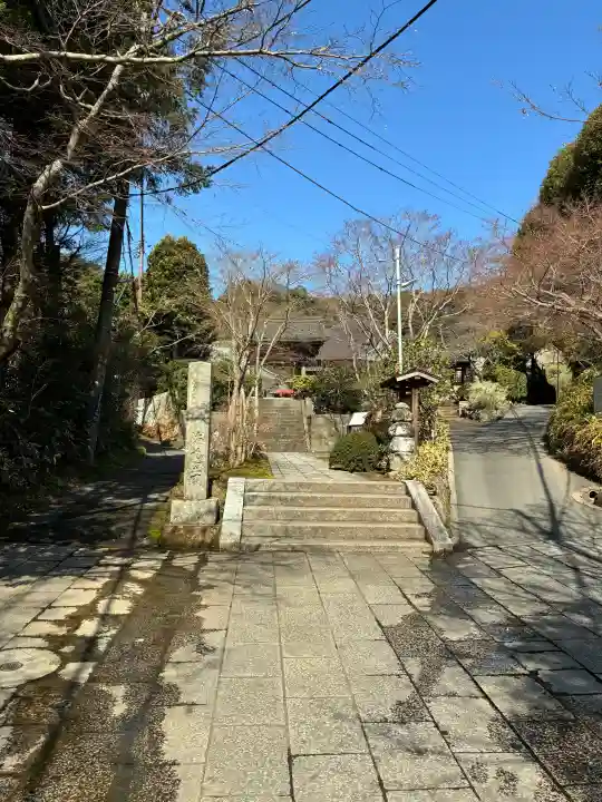 海蔵寺の{uncategorized: "未分類", other: "その他", undefined: "問題あり", building: "その他建物", grave: "お墓", sacred_gate: "鳥居", guardian: "狛犬", statue: "像", buddha: "仏像", history: "歴史", nature: "自然", garden: "庭園", animal: "動物", pagoda: "塔", temizu: "手水舎", mountain_gate: "山門・神門", sanctuary: "本殿・本堂", subordinate: "末社・摂社", art: "芸術", scenery: "景色", jizo: "地蔵", ema: "絵馬", goshuin: "御朱印", omikuji: "おみくじ", items: "授与品その他", amulet: "お守り", goshuincho: "御朱印帳", eats: "食事", festival: "お祭り", votive_dance: "神楽", shichigosan: "七五三参", wedding: "結婚式", experience: "体験その他", initially: "初詣", around: "周辺", anti_infection: "感染症対策"}