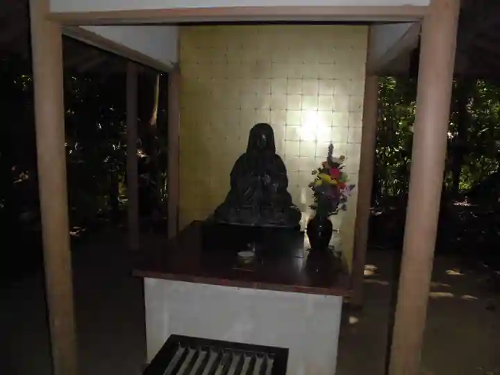 明王院(満願寺別院)の像