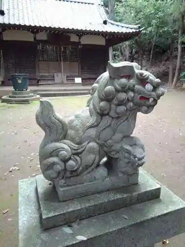 村社御嶽神社の狛犬