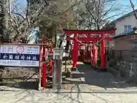 於菊稲荷神社の鳥居