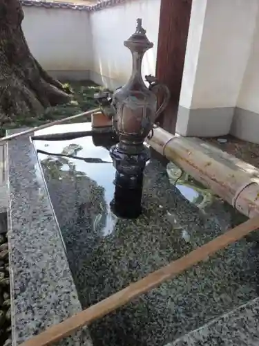 法楽寺の手水舎