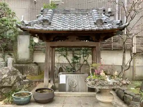 成就院の手水舎