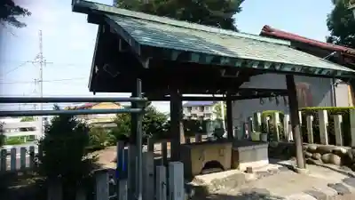 外山神社の手水舎