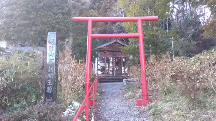 諏訪神社の鳥居