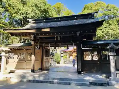 針名神社の山門・神門