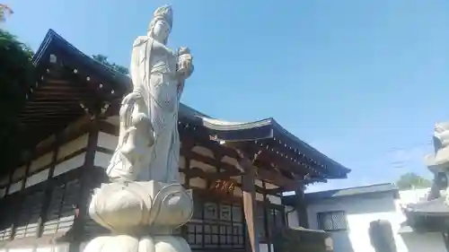 壹鑑寺の像