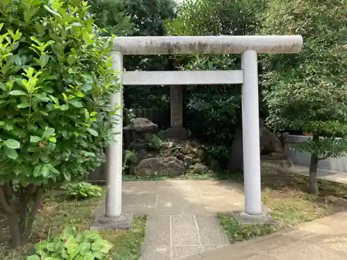 穴八幡宮の鳥居