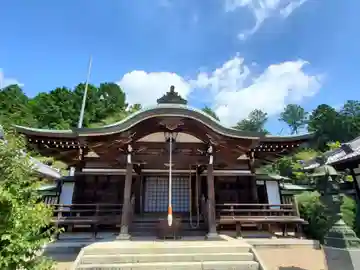 在田寺の本殿・本堂