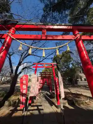 於菊稲荷神社の{uncategorized: "未分類", other: "その他", undefined: "問題あり", building: "その他建物", grave: "お墓", sacred_gate: "鳥居", guardian: "狛犬", statue: "像", buddha: "仏像", history: "歴史", nature: "自然", garden: "庭園", animal: "動物", pagoda: "塔", temizu: "手水舎", mountain_gate: "山門・神門", sanctuary: "本殿・本堂", subordinate: "末社・摂社", art: "芸術", scenery: "景色", jizo: "地蔵", ema: "絵馬", goshuin: "御朱印", omikuji: "おみくじ", items: "授与品その他", amulet: "お守り", goshuincho: "御朱印帳", eats: "食事", festival: "お祭り", votive_dance: "神楽", shichigosan: "七五三参", wedding: "結婚式", experience: "体験その他", initially: "初詣", around: "周辺", anti_infection: "感染症対策"}