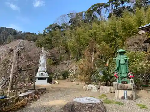 妙蔵寺の像