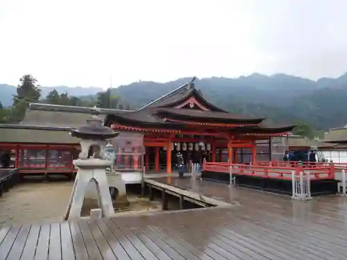 厳島神社の本殿