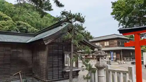 鶴若稲荷神社の自然
