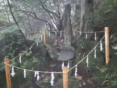 御岩神社の塔