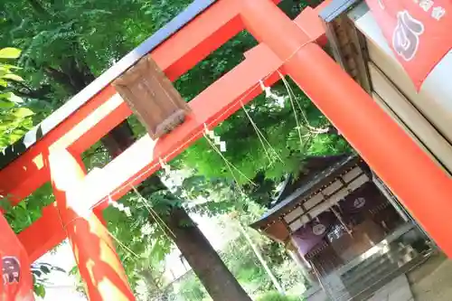 出世稲荷神社（春日稲荷神社）(東京都)